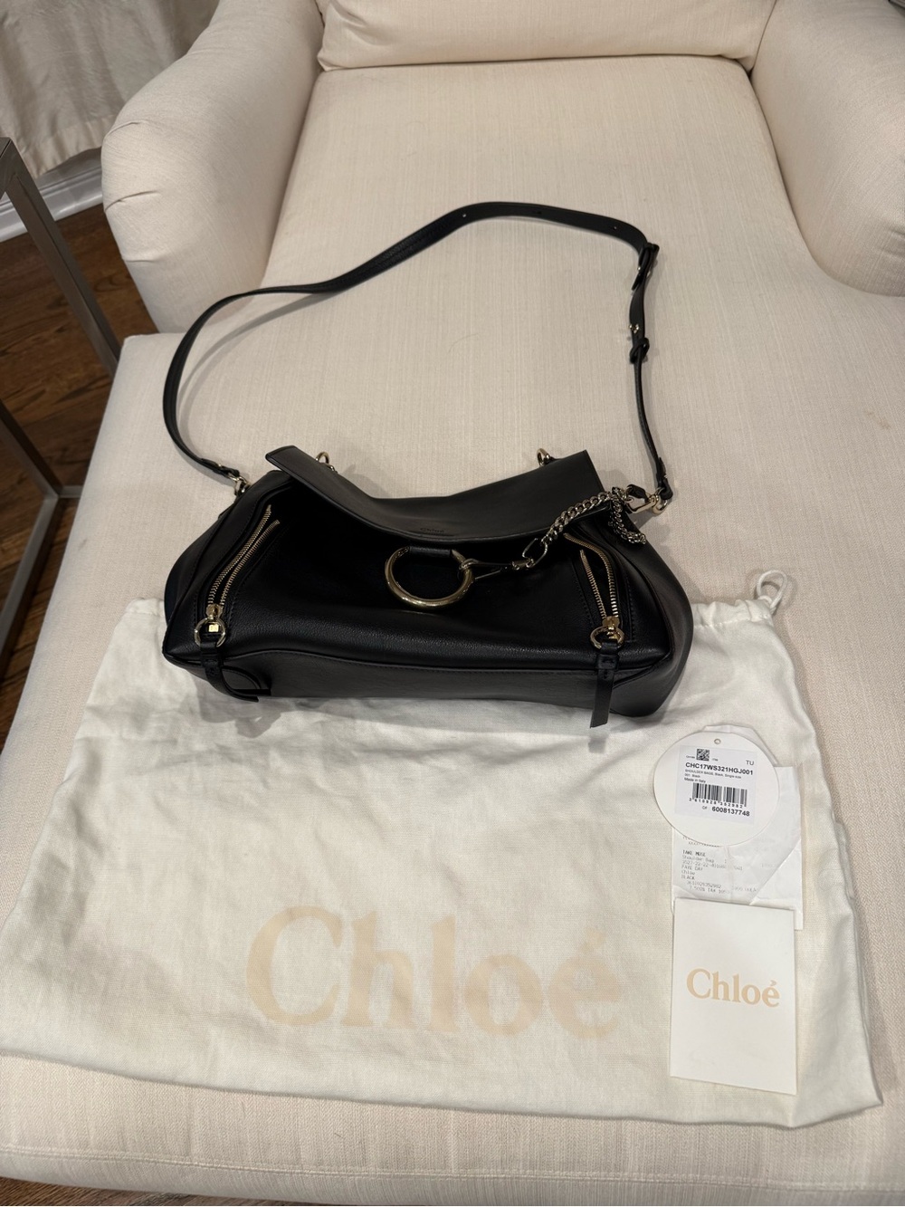 Chloe Faye Day Black Leather Shoulder Bag with Gold Ring and Chain - Picture 2 of 6